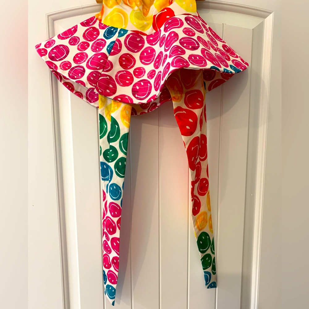 NWT - Farm Rio classic Smiley print Hat